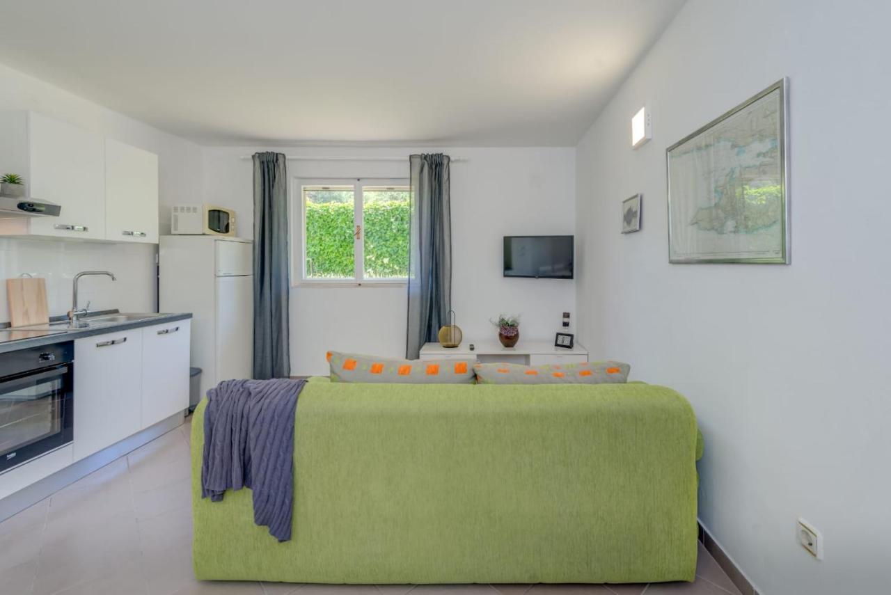 Holiday Home Kalinic Slatine Esterno foto