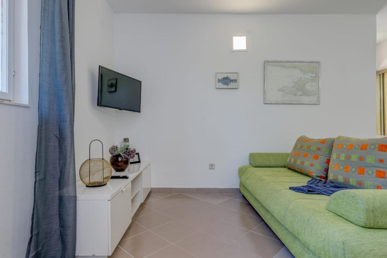 Holiday Home Kalinic Slatine Esterno foto