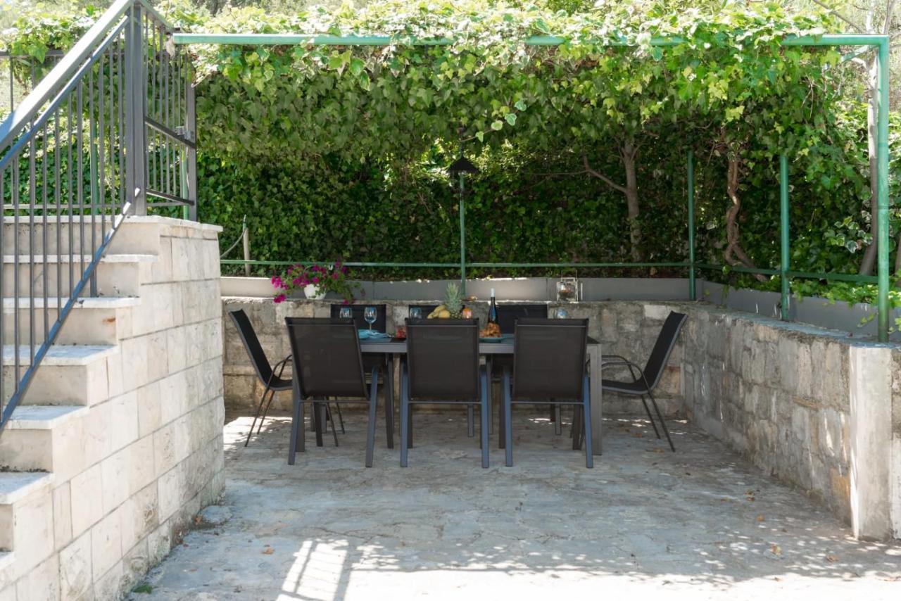 Holiday Home Kalinic Slatine Esterno foto