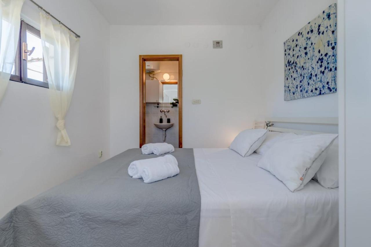 Holiday Home Kalinic Slatine Esterno foto