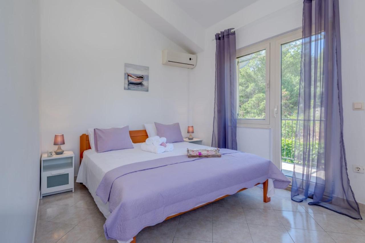 Holiday Home Kalinic Slatine Esterno foto
